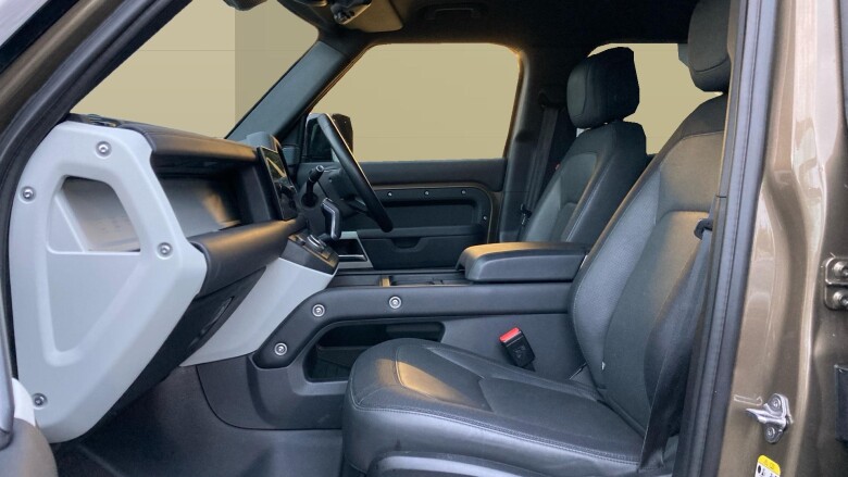 Land Rover Defender 3.0 D250 X-Dynamic HSE 110 5dr Auto Diesel Estate